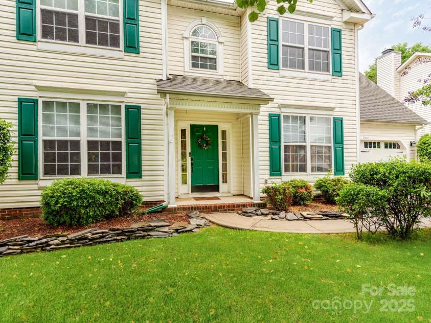 11719 Withers Mill Drive, Charlotte, NC 28278.  MLS# CAR4249400, YatesRealty ID 13079. 