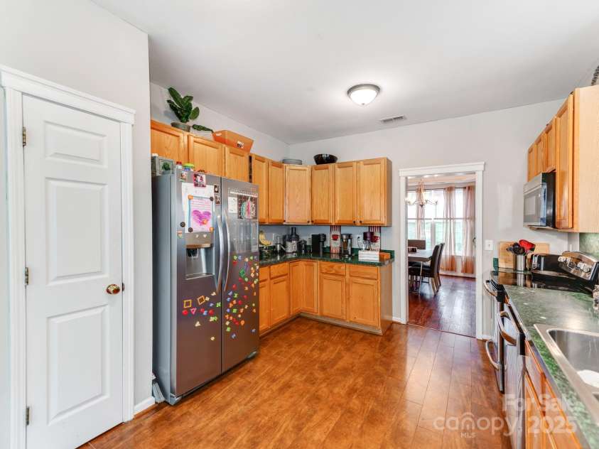 11719 Withers Mill Drive, Charlotte, NC 28278.  MLS# CAR4249400, YatesRealty ID 13079. 