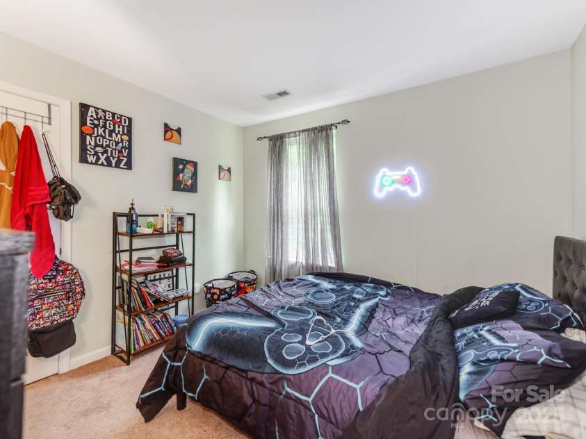 11719 Withers Mill Drive, Charlotte, NC 28278.  MLS# CAR4249400, YatesRealty ID 13079. 