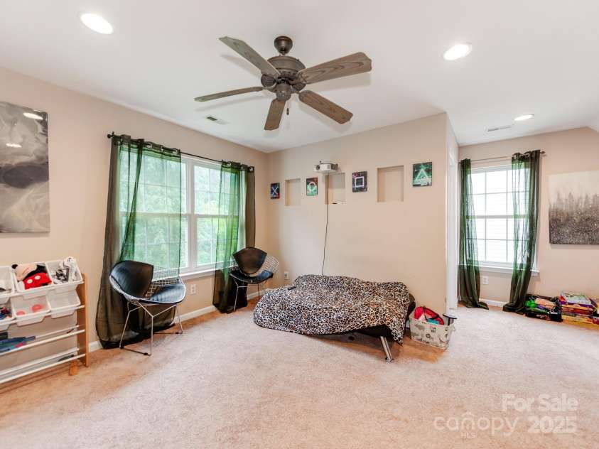 11719 Withers Mill Drive, Charlotte, NC 28278.  MLS# CAR4249400, YatesRealty ID 13079. 
