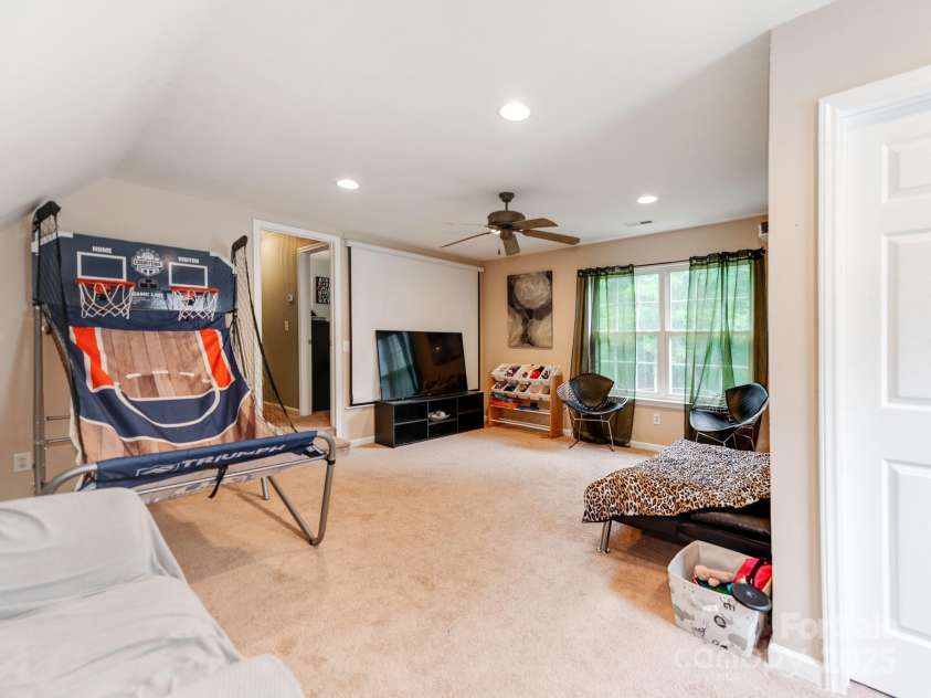 11719 Withers Mill Drive, Charlotte, NC 28278.  MLS# CAR4249400, YatesRealty ID 13079. 