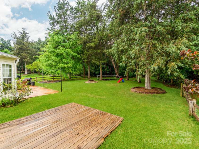 11719 Withers Mill Drive, Charlotte, NC 28278.  MLS# CAR4249400, YatesRealty ID 13079. 