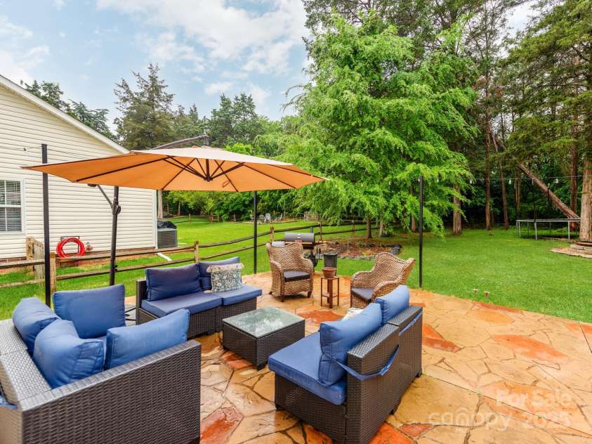 11719 Withers Mill Drive, Charlotte, NC 28278.  MLS# CAR4249400, YatesRealty ID 13079. 