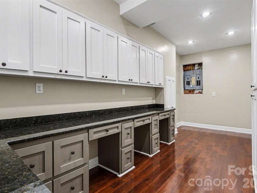 1941 Kilmonack Lane, Charlotte, NC 28270.  MLS# CAR4363894, YatesRealty ID 13079. Lower level work area