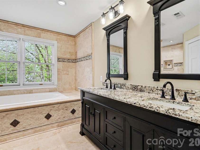 1941 Kilmonack Lane, Charlotte, NC 28270.  MLS# CAR4363894, YatesRealty ID 13079. Primary Bathroom