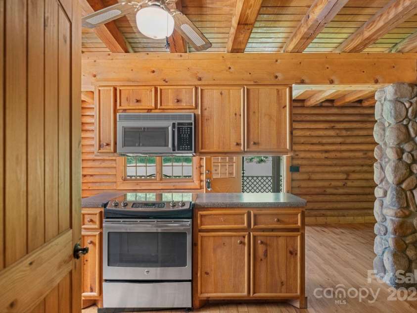 1154 WOODROW Place, Lenoir, NC 28645.  MLS# CAR4250503, YatesRealty ID 13080. 