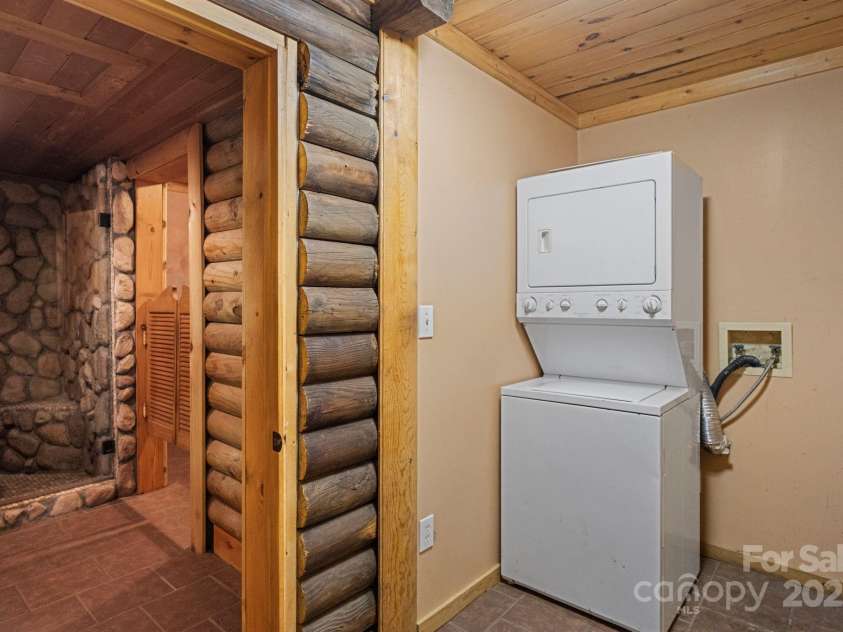 1154 WOODROW Place, Lenoir, NC 28645.  MLS# CAR4250503, YatesRealty ID 13080. 