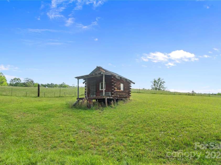 1154 WOODROW Place, Lenoir, NC 28645.  MLS# CAR4250503, YatesRealty ID 13080. 