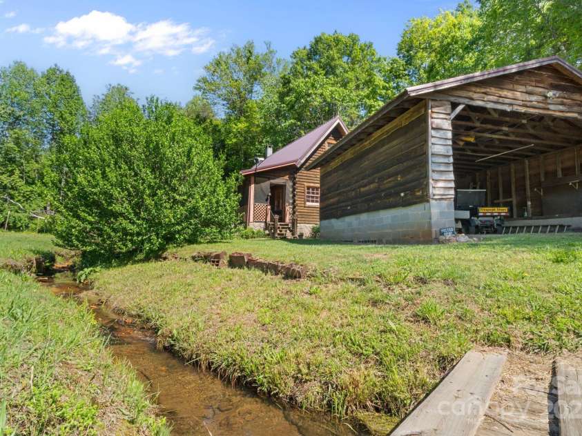 1154 WOODROW Place, Lenoir, NC 28645.  MLS# CAR4250503, YatesRealty ID 13080. 