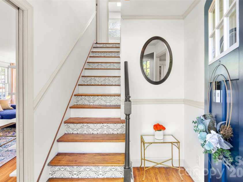 3400 Erinbrook Lane, Charlotte, NC 28215.  MLS# CAR4358096, YatesRealty ID 13080. 