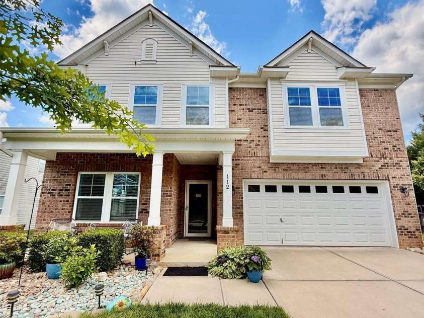 112 Paradise Hills Circle, Mooresville, NC 28115.  MLS# CAR4255346, YatesRealty ID 13081. 