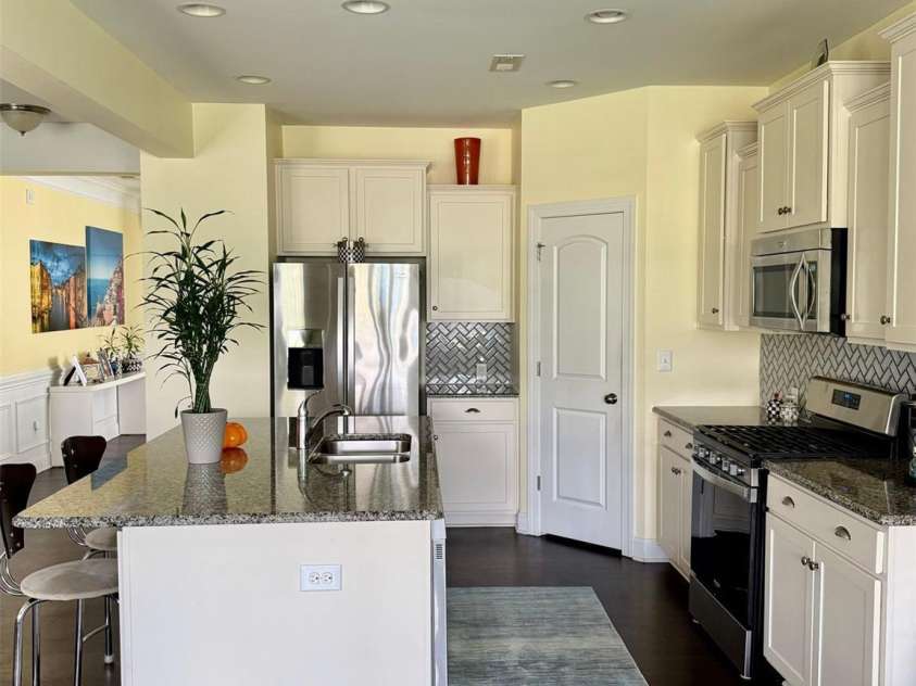 112 Paradise Hills Circle, Mooresville, NC 28115.  MLS# CAR4255346, YatesRealty ID 13081. 
