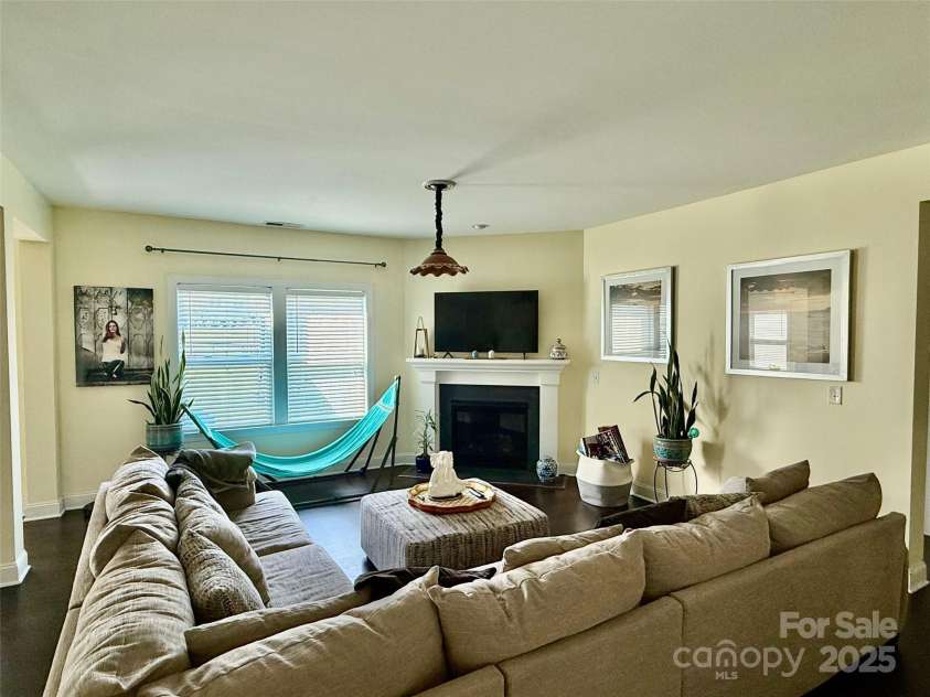 112 Paradise Hills Circle, Mooresville, NC 28115.  MLS# CAR4255346, YatesRealty ID 13081. 
