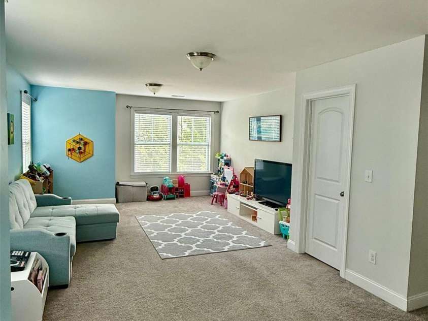 112 Paradise Hills Circle, Mooresville, NC 28115.  MLS# CAR4255346, YatesRealty ID 13081. 