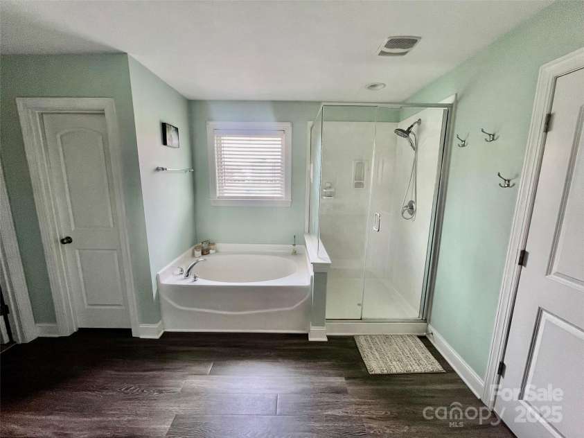 112 Paradise Hills Circle, Mooresville, NC 28115.  MLS# CAR4255346, YatesRealty ID 13081. 