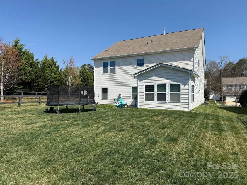 112 Paradise Hills Circle, Mooresville, NC 28115.  MLS# CAR4255346, YatesRealty ID 13081. 