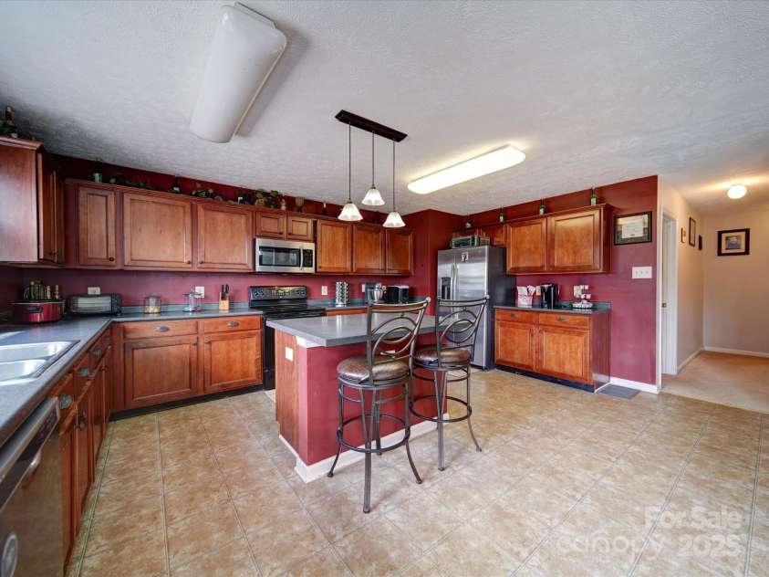 3841 Shasta Circle, Clover, SC 29710.  MLS# CAR4224933, YatesRealty ID 13082. 