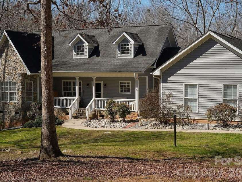 7972 Summit Ridge Drive, Catawba, NC 28609.  MLS# CAR4326299, YatesRealty ID 13082. 