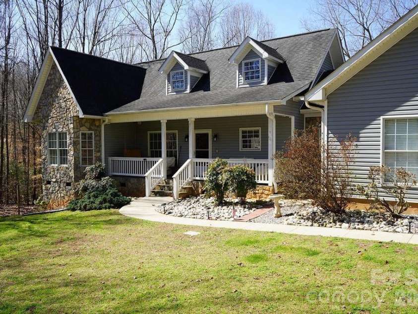 7972 Summit Ridge Drive, Catawba, NC 28609.  MLS# CAR4326299, YatesRealty ID 13082. 