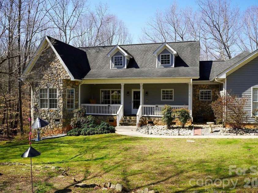 7972 Summit Ridge Drive, Catawba, NC 28609.  MLS# CAR4326299, YatesRealty ID 13082. 