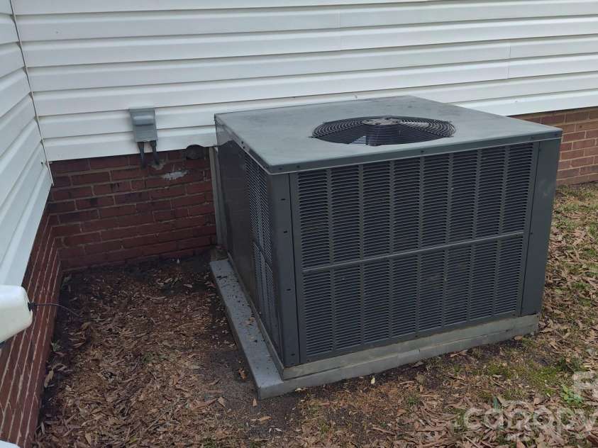 608 Poplar Avenue, Kannapolis, NC 28081.  MLS# CAR4367579, YatesRealty ID 13083. Air conditioning unit. New in 2020.