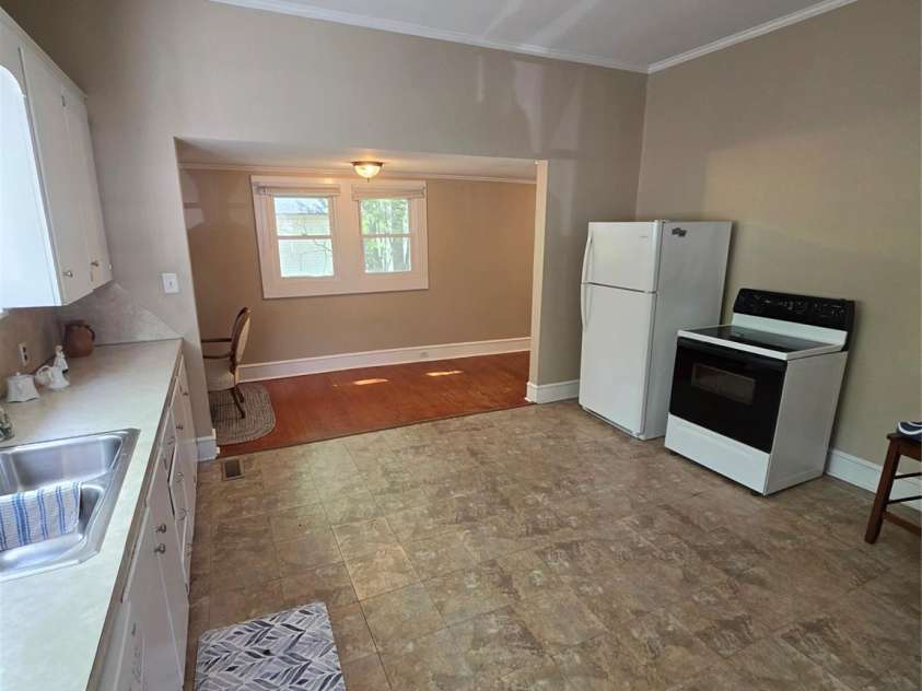 608 Poplar Avenue, Kannapolis, NC 28081.  MLS# CAR4367579, YatesRealty ID 13083. Kitchen.