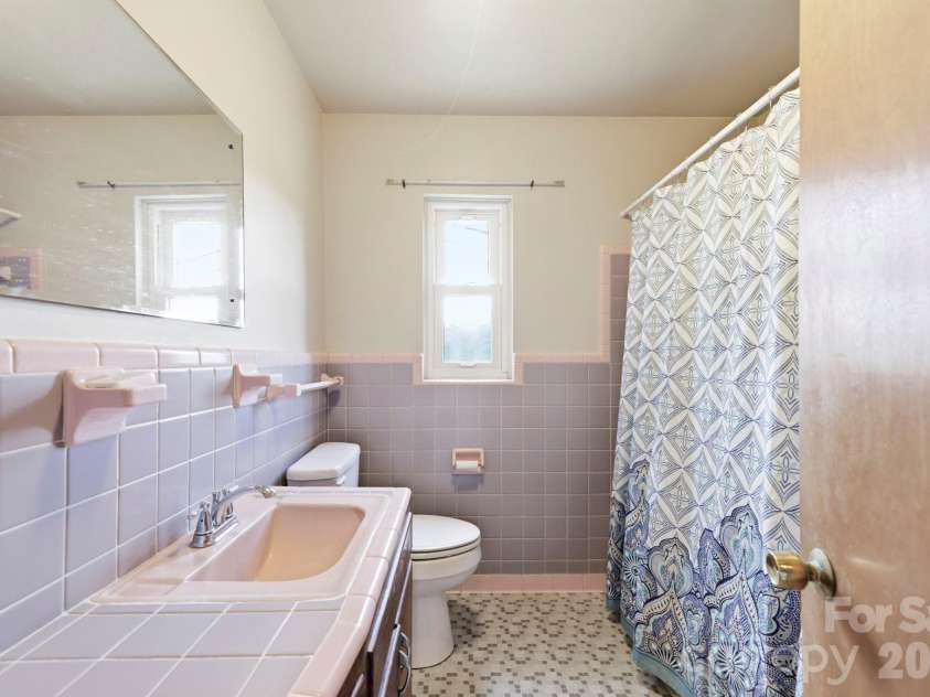 343 Brickyard Road, Etowah, NC 28729.  MLS# CAR4369195, YatesRealty ID 13084. Full bath 