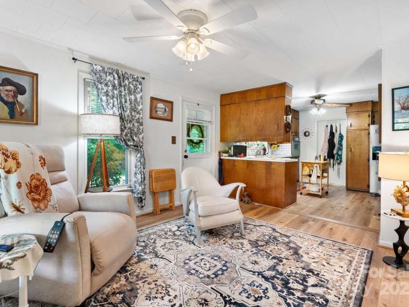 715 Broadway Street, Lenoir, NC 28645.  MLS# CAR4257459, YatesRealty ID 13084. 