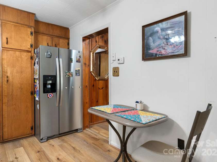 715 Broadway Street, Lenoir, NC 28645.  MLS# CAR4257459, YatesRealty ID 13084. 