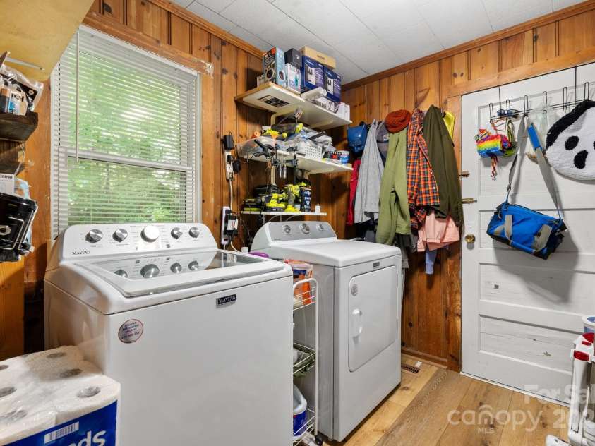 715 Broadway Street, Lenoir, NC 28645.  MLS# CAR4257459, YatesRealty ID 13084. 