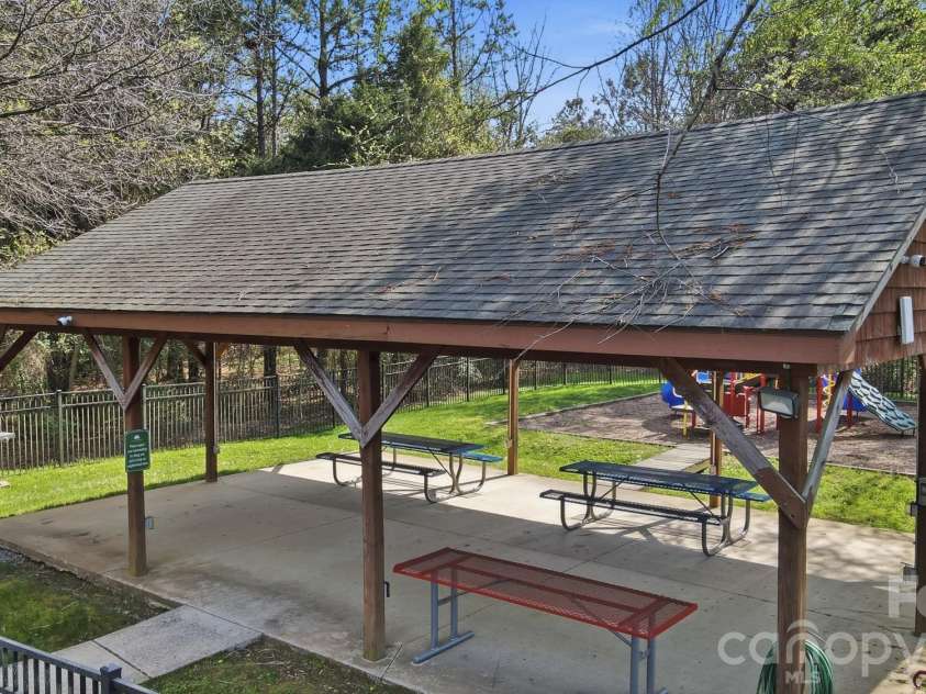6326 Riverside Oaks Drive, Huntersville, NC 28078.  MLS# CAR4360151, YatesRealty ID 13085. 