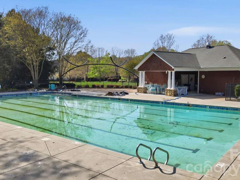 6326 Riverside Oaks Drive, Huntersville, NC 28078.  MLS# CAR4360151, YatesRealty ID 13085. Community Pool