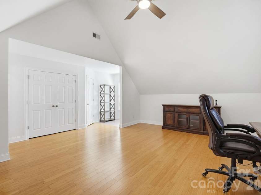 6326 Riverside Oaks Drive, Huntersville, NC 28078.  MLS# CAR4360151, YatesRealty ID 13085. Flex Room with closets