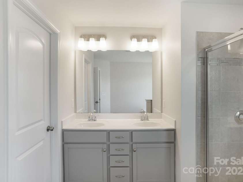 5254 Spanish Ivy Lane, Indian Land, SC 29707.  MLS# CAR4258702, YatesRealty ID 13086. Double sinks with great storage!