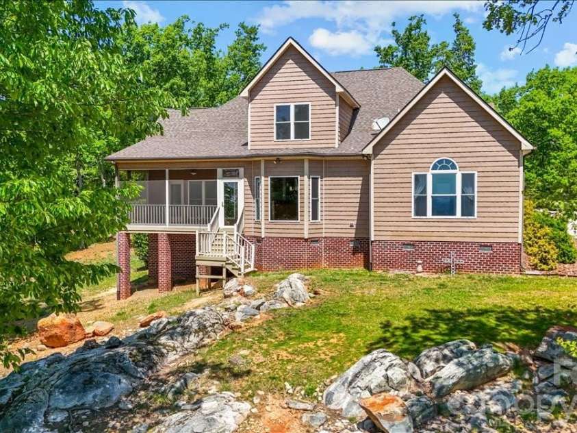 848 Sierra Trace Road, Denton, NC 27239.  MLS# CAR4345137, YatesRealty ID 13086. 