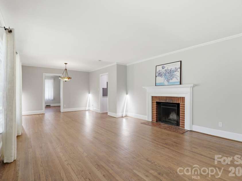 810 Brockbank Road, Charlotte, NC 28209.  MLS# CAR4370864, YatesRealty ID 13087. 