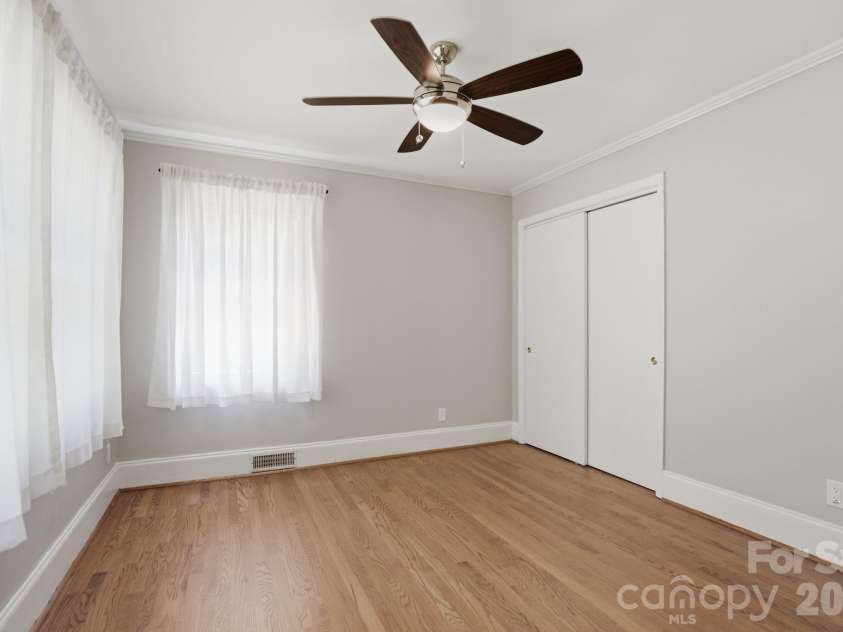 810 Brockbank Road, Charlotte, NC 28209.  MLS# CAR4370864, YatesRealty ID 13087. 