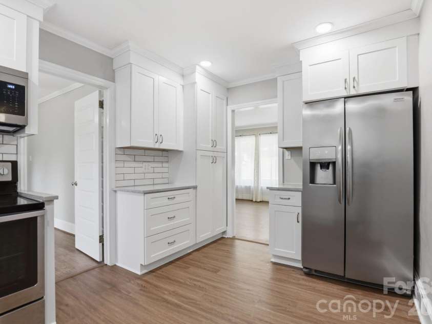 810 Brockbank Road, Charlotte, NC 28209.  MLS# CAR4370864, YatesRealty ID 13087. 