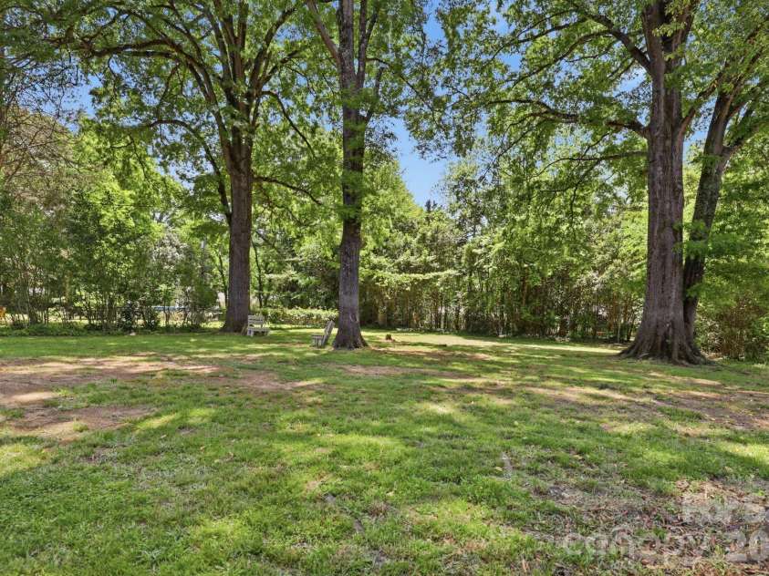 810 Brockbank Road, Charlotte, NC 28209.  MLS# CAR4370864, YatesRealty ID 13087. 