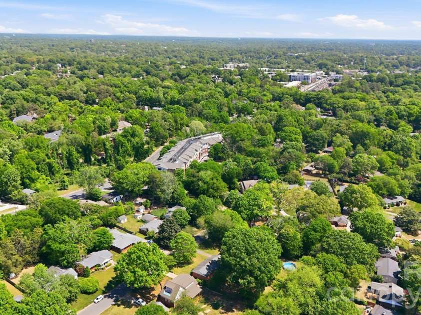 810 Brockbank Road, Charlotte, NC 28209.  MLS# CAR4370864, YatesRealty ID 13087. 