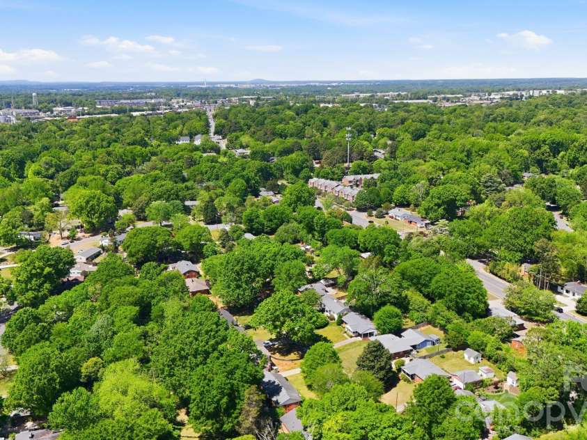810 Brockbank Road, Charlotte, NC 28209.  MLS# CAR4370864, YatesRealty ID 13087. 