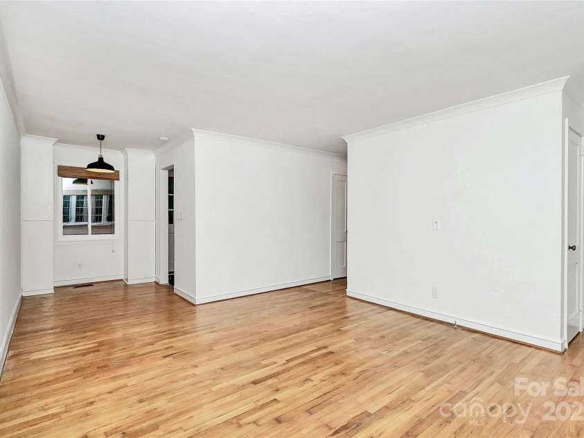 1809 Jameston Drive, Charlotte, NC 28209.  MLS# CAR4258823, YatesRealty ID 13088. 