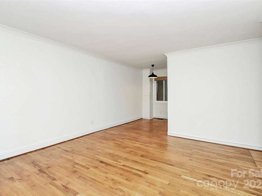 1809 Jameston Drive, Charlotte, NC 28209.  MLS# CAR4258823, YatesRealty ID 13088. 