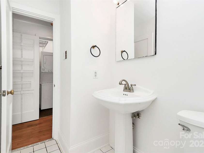 1809 Jameston Drive, Charlotte, NC 28209.  MLS# CAR4258823, YatesRealty ID 13088. 