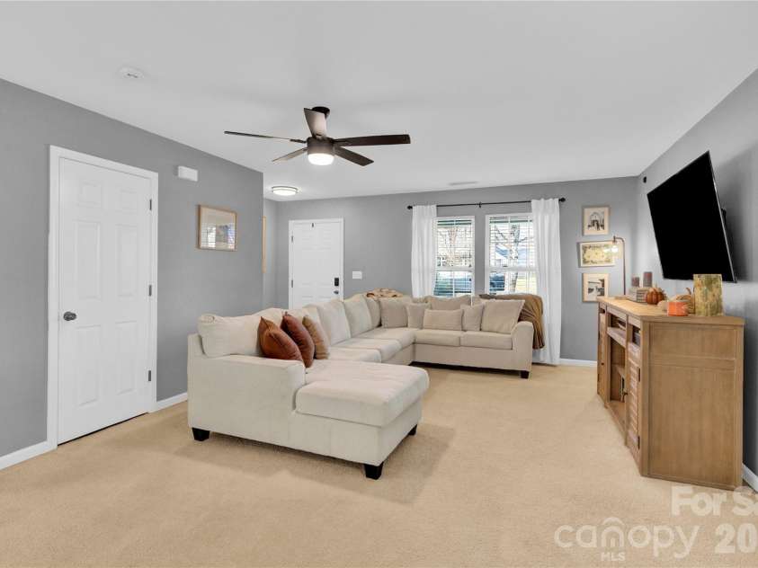 725 Lynville Lane, Rock Hill, SC 29730.  MLS# CAR4323273, YatesRealty ID 13089. 