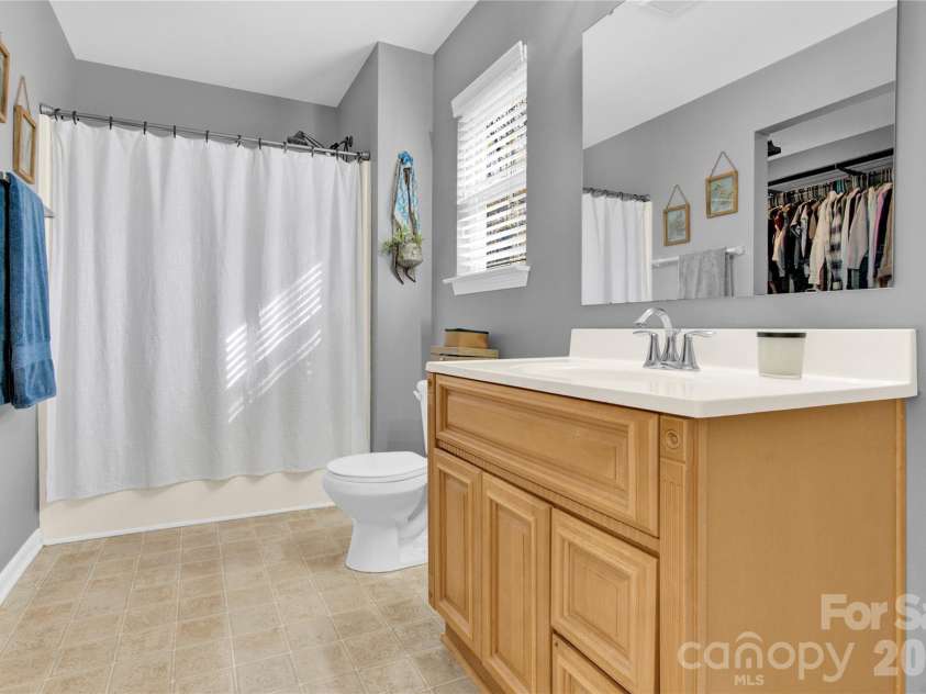 725 Lynville Lane, Rock Hill, SC 29730.  MLS# CAR4323273, YatesRealty ID 13089. 