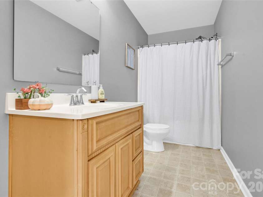 725 Lynville Lane, Rock Hill, SC 29730.  MLS# CAR4323273, YatesRealty ID 13089. 