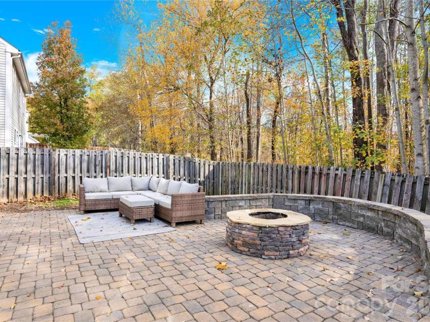 725 Lynville Lane, Rock Hill, SC 29730.  MLS# CAR4323273, YatesRealty ID 13089. 