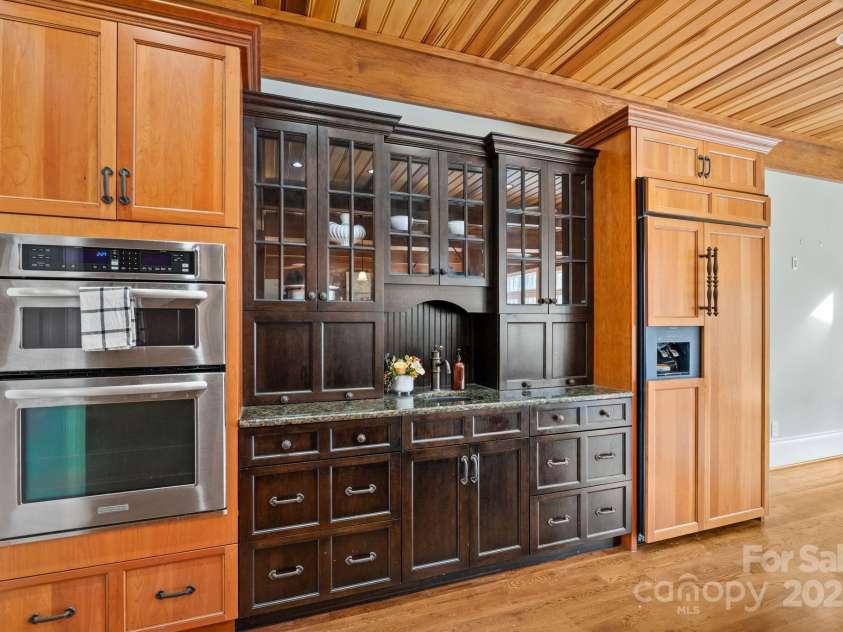 14 Landsdowne Court, Asheville, NC 28803.  MLS# CAR4330052, YatesRealty ID 1309. 