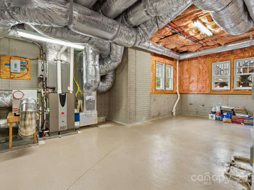 14 Landsdowne Court, Asheville, NC 28803.  MLS# CAR4330052, YatesRealty ID 1309. 